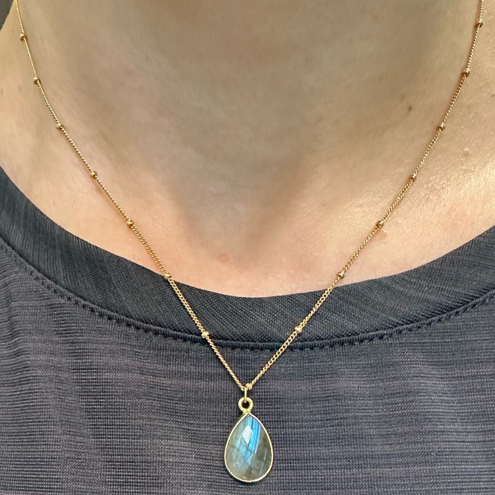 Labradorite Teardrop Pendant on Rose Gold chain. - Picture 2 of 5
